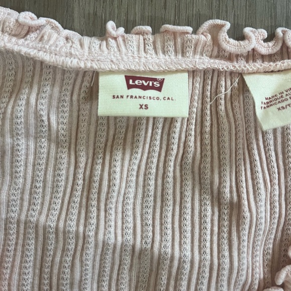 Levi’s Pink Ruffled Button-Up Top - Picture 3 of 3